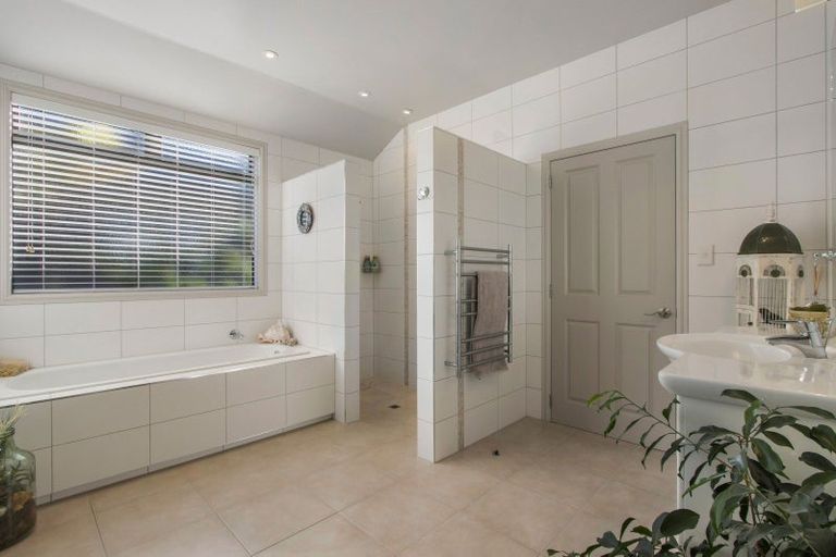 Photo of property in 39 Holyoake Terrace, Omokoroa, 3114