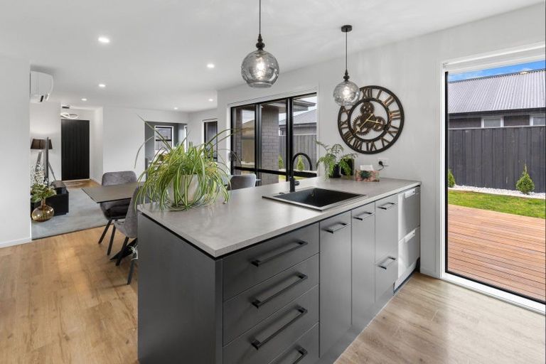 Photo of property in 7 Avanda Avenue, Rolleston, 7615