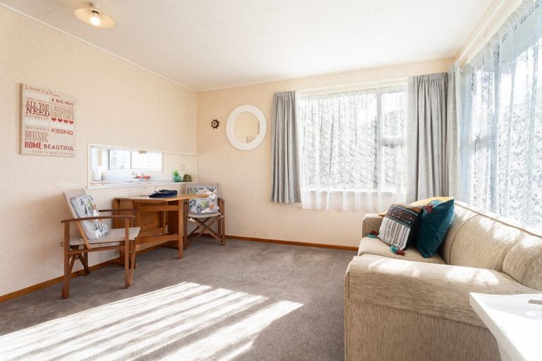 Photo of property in 1e Herewini Street, Titahi Bay, Porirua, 5022