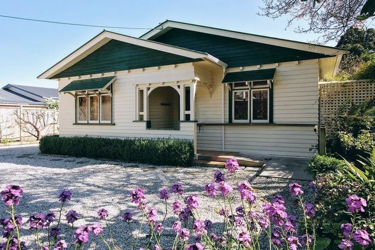 Photo of property in 194 Tukapa Street, Westown, New Plymouth, 4310