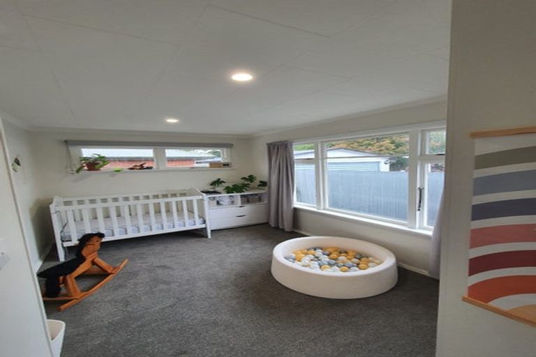 Photo of property in 1/15 Dunedin Street, Redwood, Christchurch, 8051