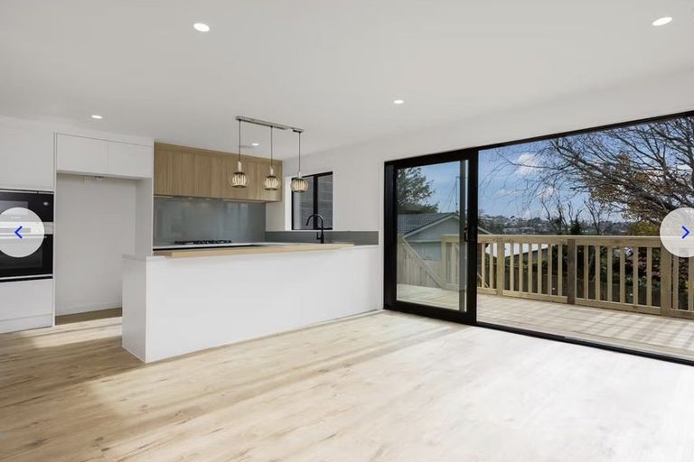 Photo of property in 30a Coronation Road, Hillcrest, Auckland, 0627