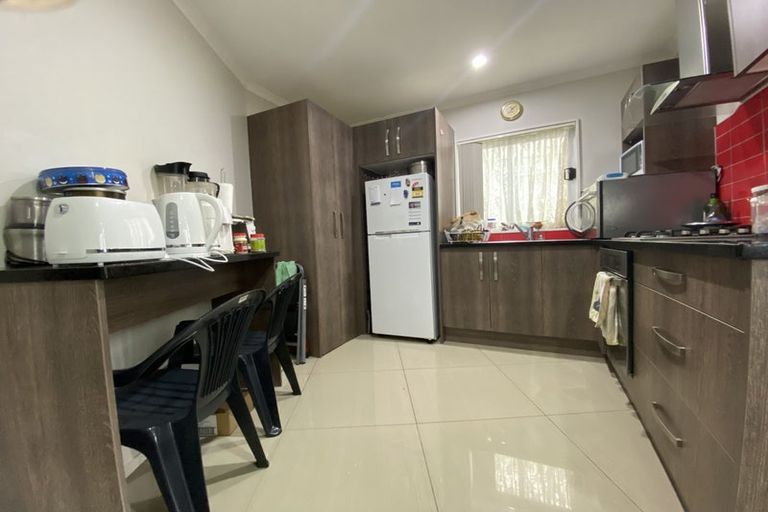 Photo of property in 53 Chatsworth Crescent, Pakuranga Heights, Auckland, 2010