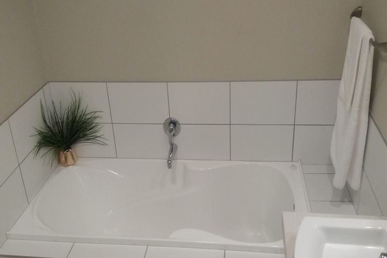 Photo of property in 6 Totara Heights Way, Paihia, 0200