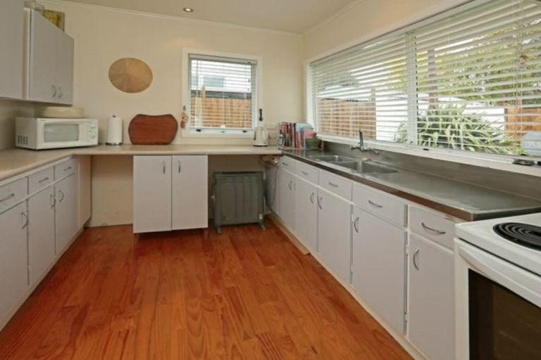 Photo of property in 3 Kaikoura Street, Henderson, Auckland, 0612