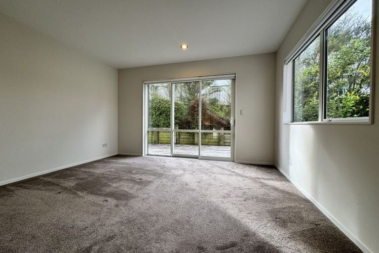 Photo of property in 39 Travis View Drive, Fairview Heights, Auckland, 0632