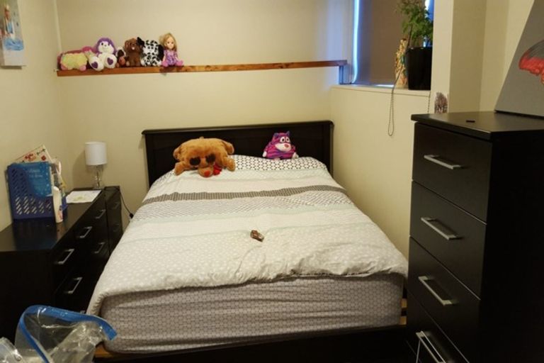 Photo of property in 9 Walnut Lane, Browns Bay, Auckland, 0630