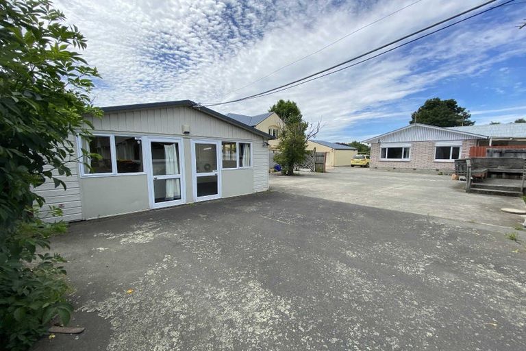 Photo of property in 10 Clonbern Place, Upper Riccarton, Christchurch, 8041