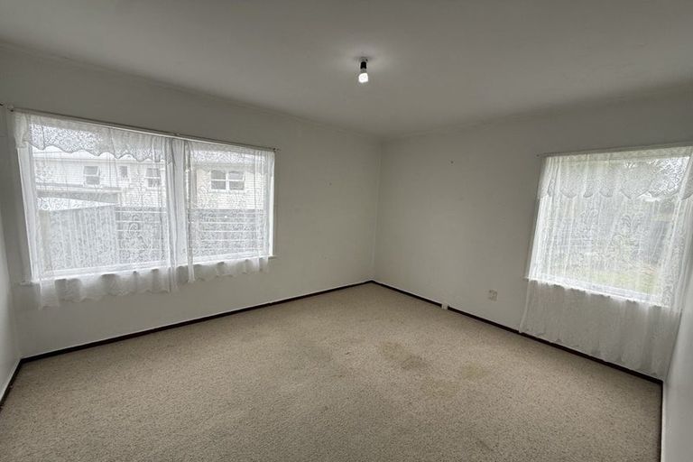 Photo of property in 9 Justin Place, Te Atatu Peninsula, Auckland, 0610