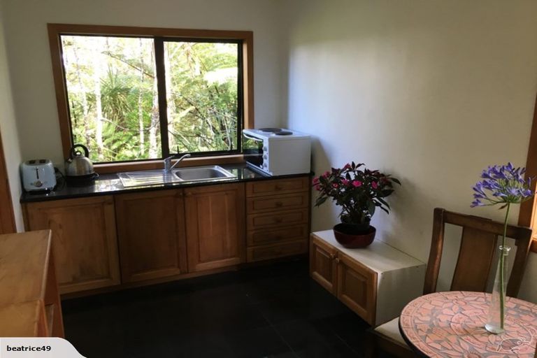 Photo of property in 3 Armour Road, Parau, Auckland, 0604