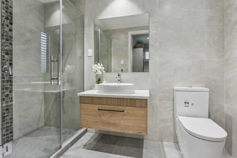 Photo of property in 10 Tawatawa Street, Long Bay, Auckland, 0630