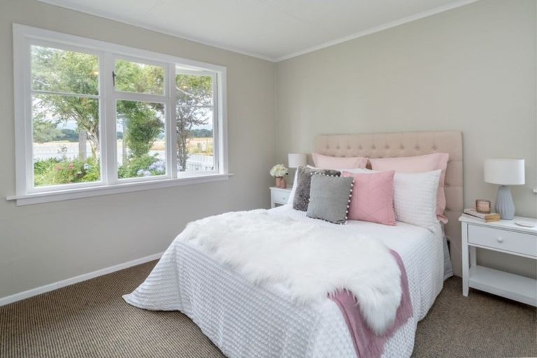 Photo of property in 2752 Lake Ferry Road, Pirinoa, Featherston, 5772