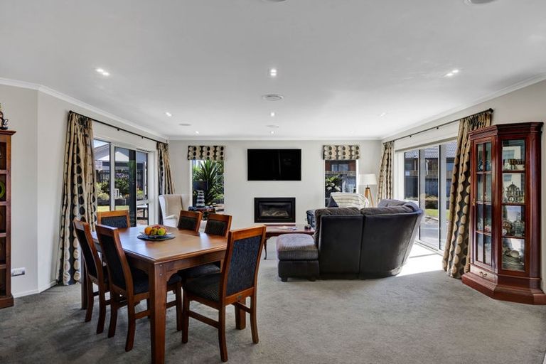 Photo of property in 1 Elizabeth Grove, Stratford, 4332