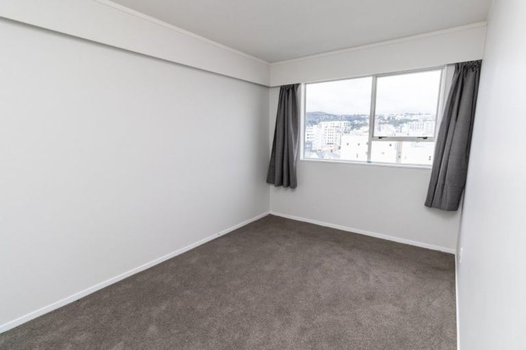 Photo of property in 5 Hawker Street, Mount Victoria, Wellington, 6011