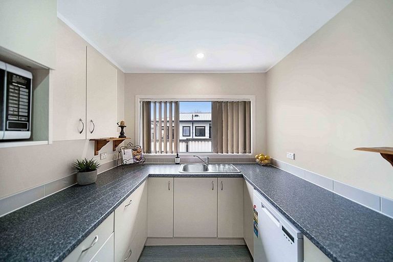 Photo of property in 1/56 Youngs Road, Papakura, 2110
