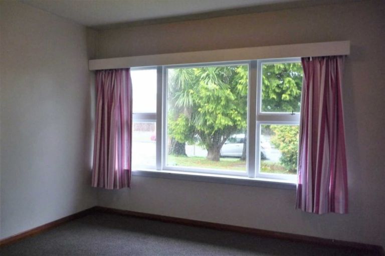 Photo of property in 6 Wyatt Place, Russley, Christchurch, 8042