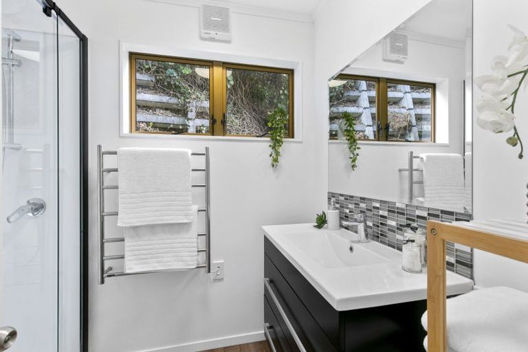 Photo of property in 9 Ridd Crescent, Karori, Wellington, 6012