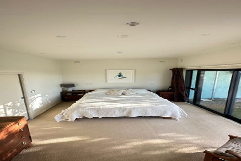Photo of property in 22 Domain Crescent, Muriwai, Waimauku, 0881
