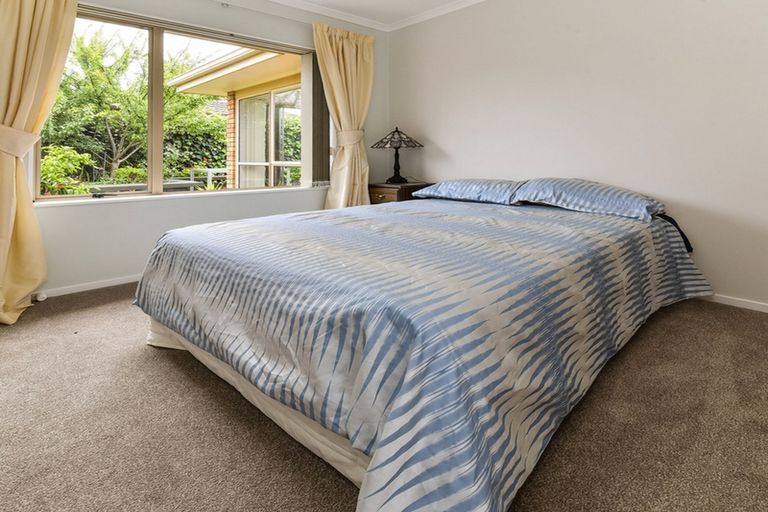 Photo of property in 23 Sandwick Drive, Weymouth, Auckland, 2103