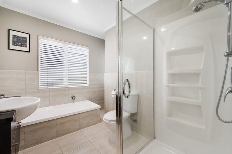 Photo of property in 131 Baverstock Road, Flat Bush, Auckland, 2016