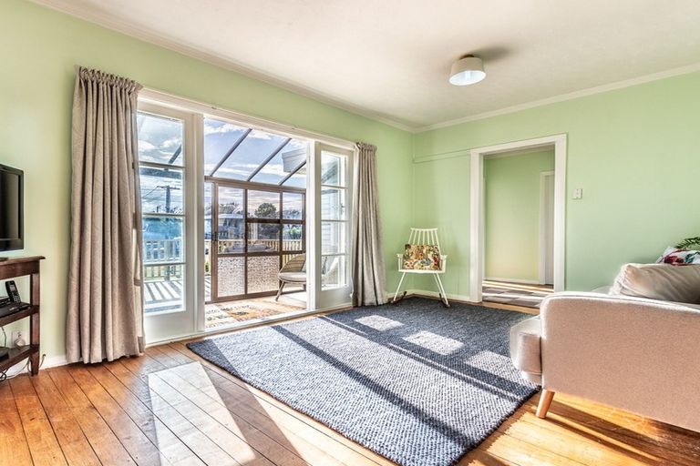 Photo of property in 15 Kaka Road, Raumati Beach, Paraparaumu, 5032