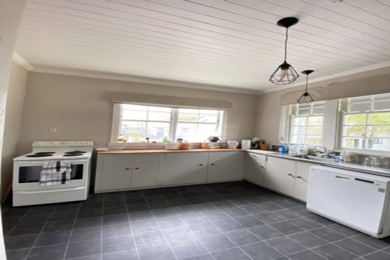 Photo of property in 27 Miro Street, Takaro, Palmerston North, 4410