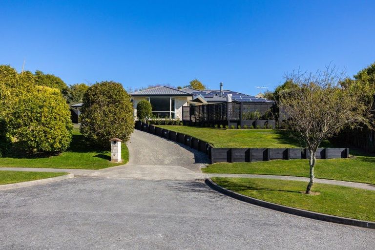 Photo of property in 8 Whitby Close, Waikawa, Picton, 7220