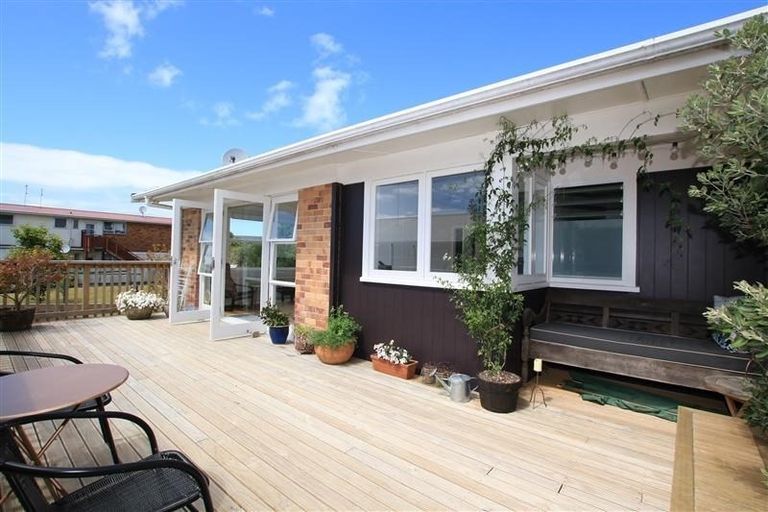 Photo of property in 3/28 West Coast Road, Glen Eden, Auckland, 0602