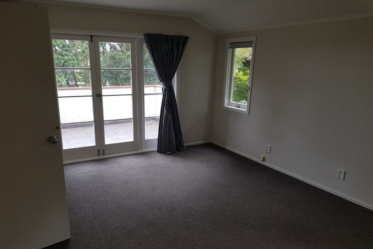 Photo of property in 39 Bayview Road, Browns Bay, Auckland, 0630