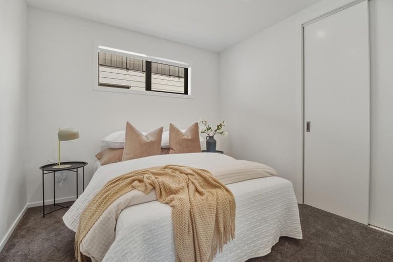 Photo of property in 85a Awaroa Road, Sunnyvale, Auckland, 0612