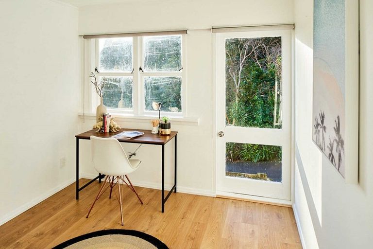 Photo of property in 57 Rona Street, Eastbourne, Lower Hutt, 5013