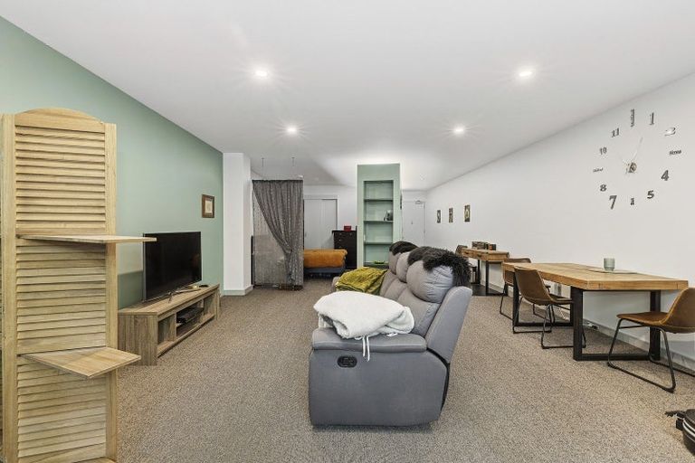 Photo of property in Gerondis Bldg Apartments, 102/60 Willis Street, Wellington Central, Wellington, 6011