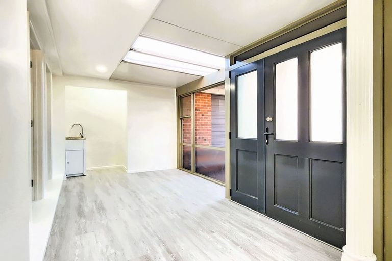 Photo of property in 26 Tamaki Bay Drive, Pakuranga, Auckland, 2010