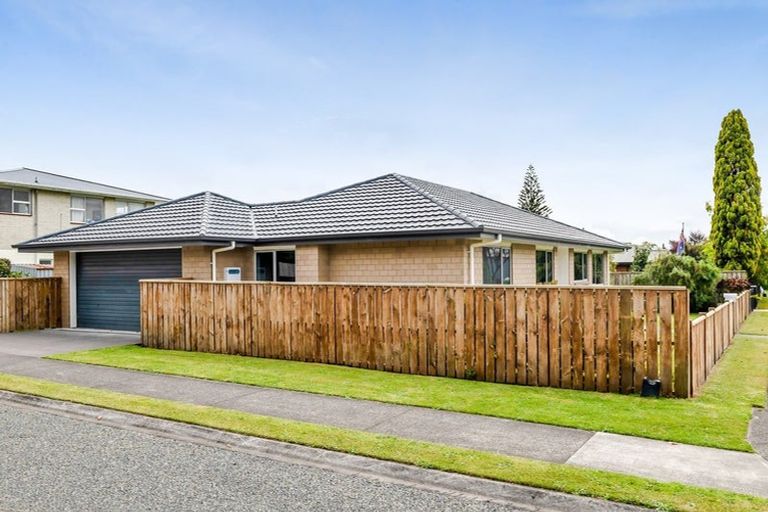 Photo of property in 62 Cutfield Street, Inglewood, 4330