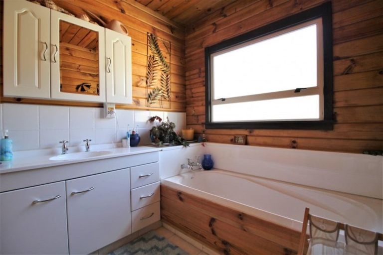 Photo of property in 51 Hillview Road, Alexandra, 9391