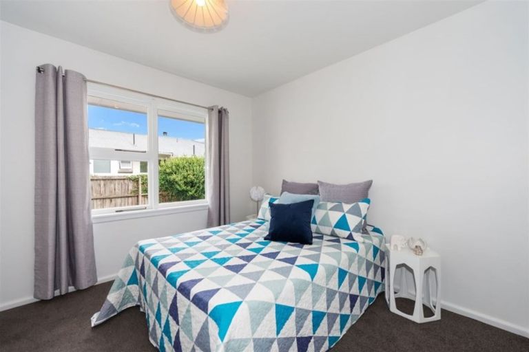 Photo of property in 34 Daniels Road, Redwood, Christchurch, 8051