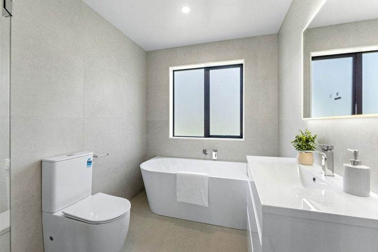 Photo of property in 38a Hyperion Drive, Randwick Park, Auckland, 2105