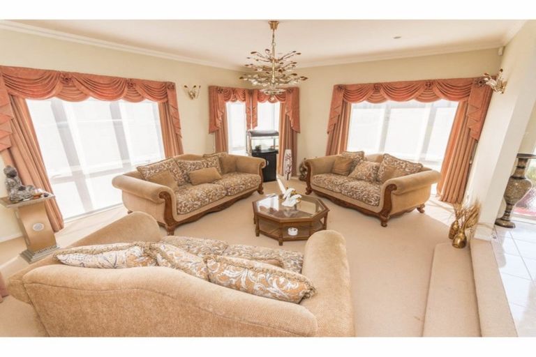 Photo of property in 2a Wattle Street, New Lynn, Auckland, 0600