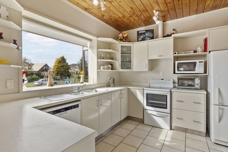 Photo of property in 53 Endeavour Avenue, Flagstaff, Hamilton, 3210