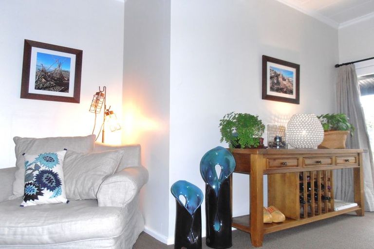 Photo of property in 4 Avenue Road, West End, Timaru, 7910