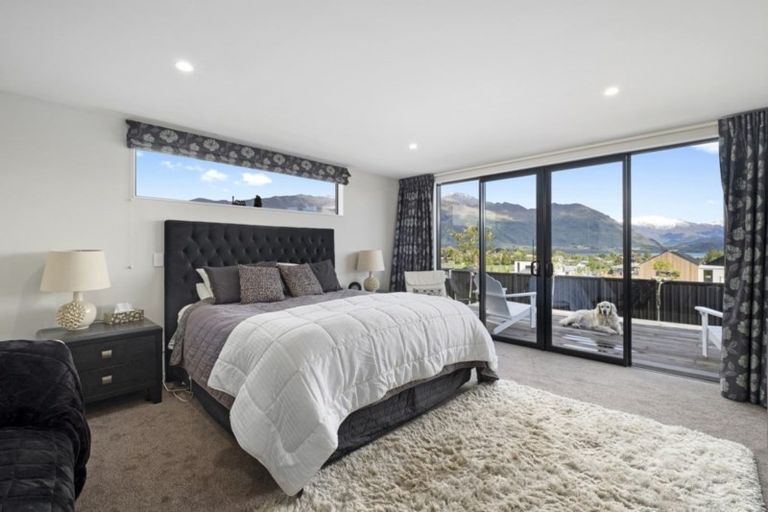 Photo of property in 2 Kereru Crescent, Wanaka, 9305