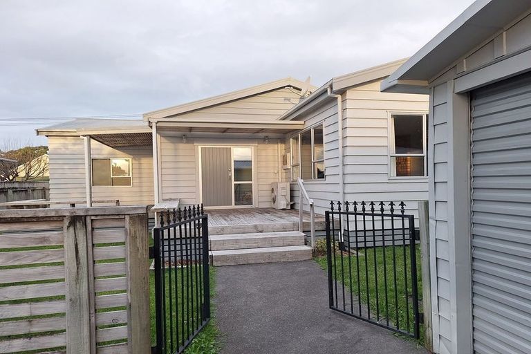 Photo of property in 27a Wallath Road, Westown, New Plymouth, 4310