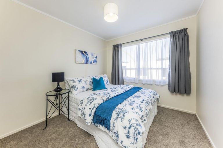 Photo of property in 1/136 Shifnal Drive, Randwick Park, Auckland, 2105