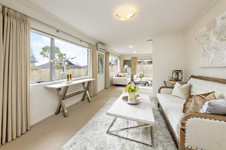 Photo of property in 15 William Woods Court, Flat Bush, Auckland, 2016