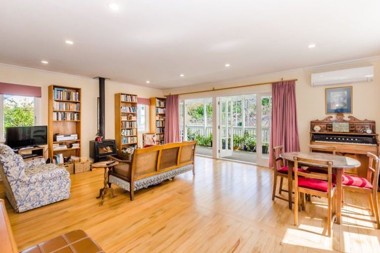 Photo of property in 35 Dale Road, Raumati South, Paraparaumu, 5032