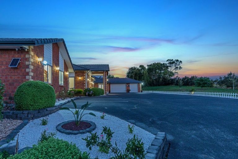 Photo of property in 73 Ashwood Avenue, Dairy Flat, Albany, 0792