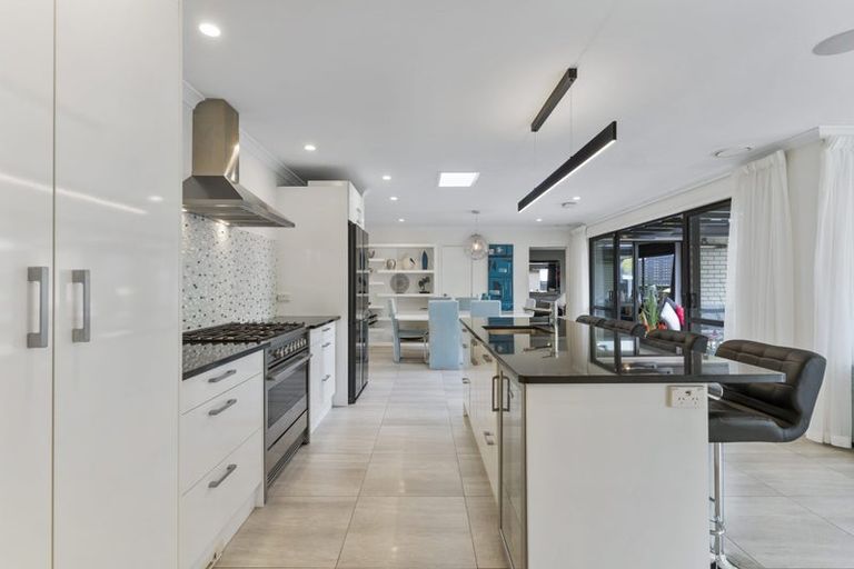 Photo of property in 17 Wautaiti Drive, Riverhead, 0820