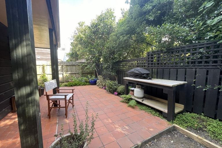 Photo of property in 4/85 Elizabeth Street, Mount Victoria, Wellington, 6011