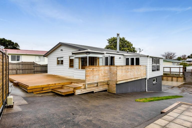 Photo of property in 17 Villa Place, Bell Block, New Plymouth, 4312