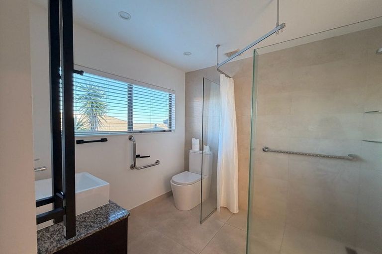 Photo of property in 28 Ballymore Drive, Pinehill, Auckland, 0632